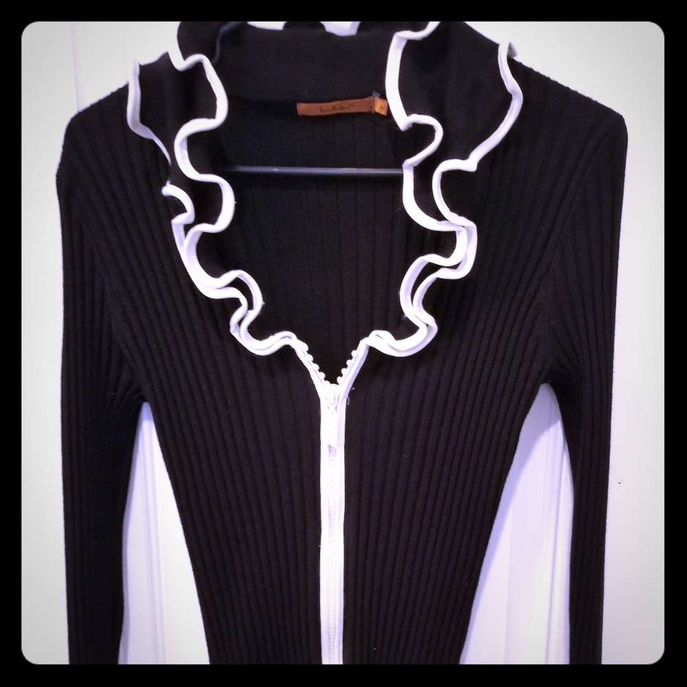 Belldini Black top!